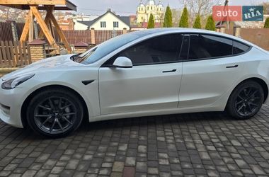 Седан Tesla Model 3 2023 в Львові