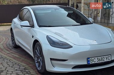 Седан Tesla Model 3 2023 в Львові