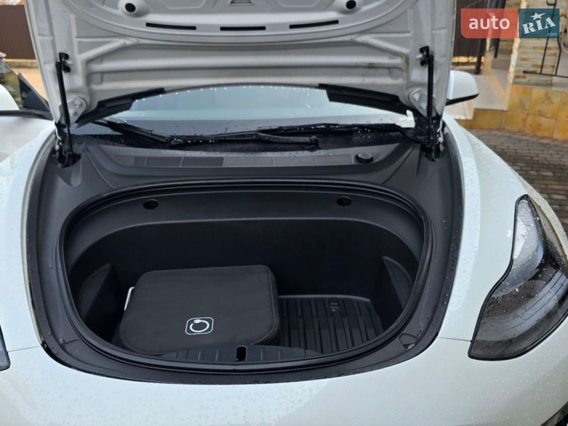 Седан Tesla Model 3 2023 в Львове фото 12 Седан Tesla Model 3 2023 в Львове