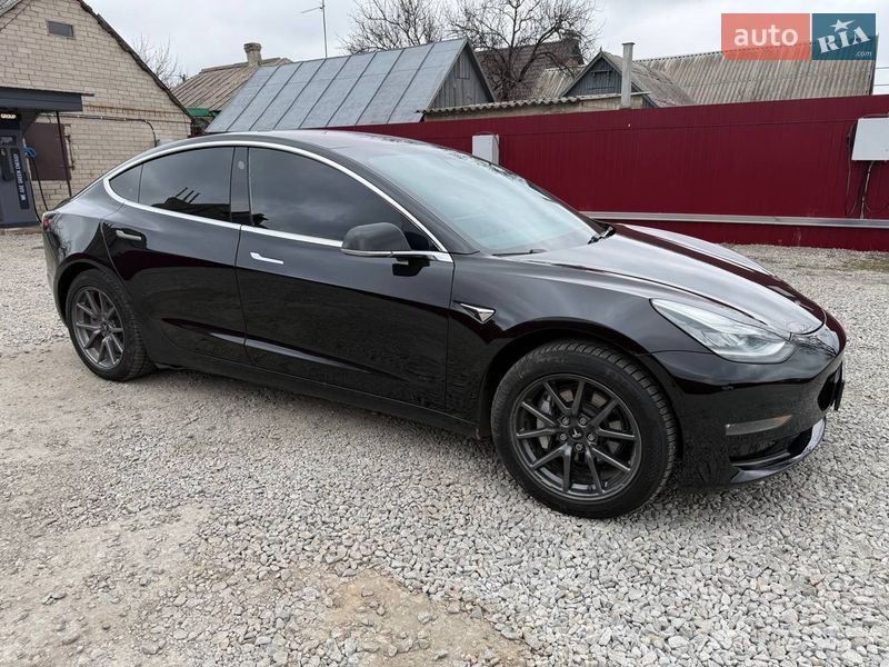 Седан Tesla Model 3 2019 в Павлограді