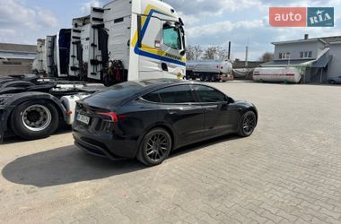 Седан Tesla Model 3 2025 в Сарнах