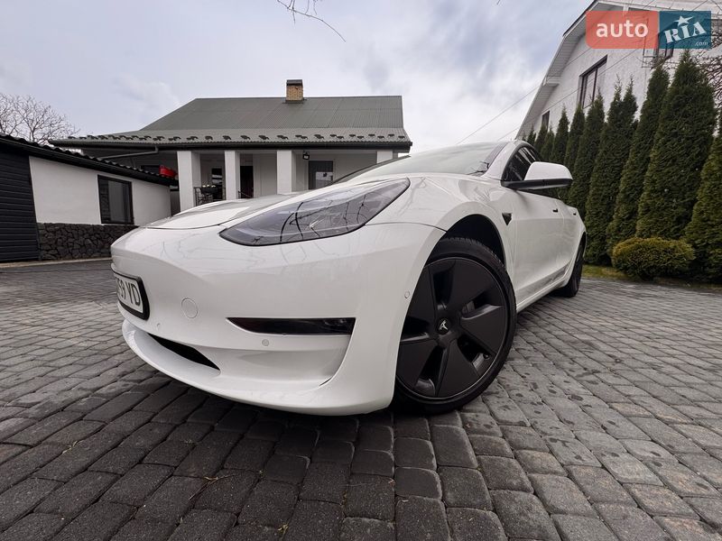 Седан Tesla Model 3 2021 в Самборе