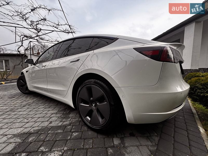 Седан Tesla Model 3 2021 в Самборе