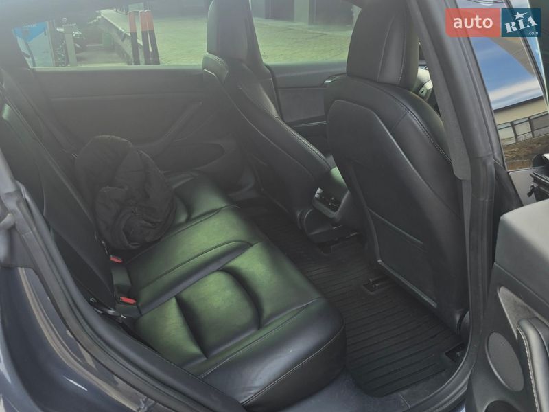 Седан Tesla Model 3 2022 в Днепре