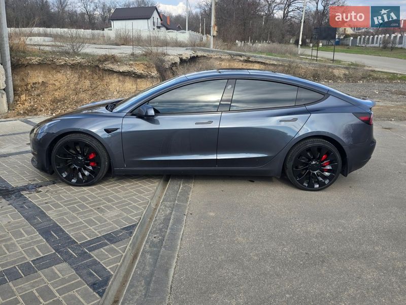 Седан Tesla Model 3 2022 в Днепре