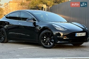 Седан Tesla Model 3 2019 в Дніпрі