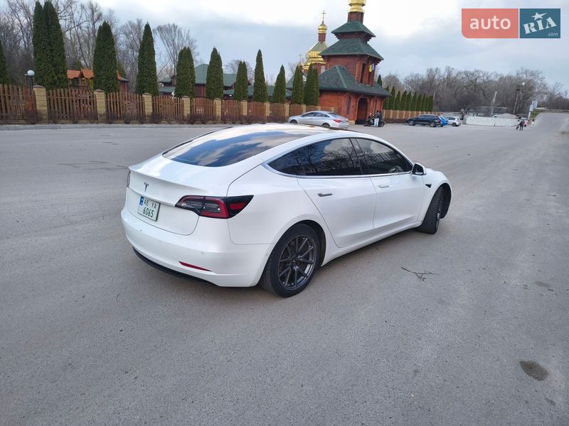 Седан Tesla Model 3 2020 в Дніпрі