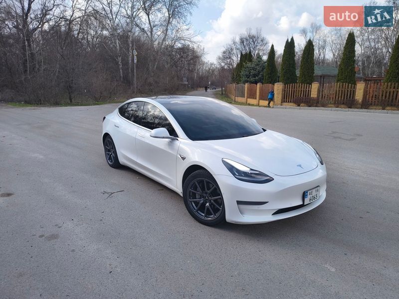 Седан Tesla Model 3 2020 в Днепре фото 4 Седан Tesla Model 3 2020 в Днепре