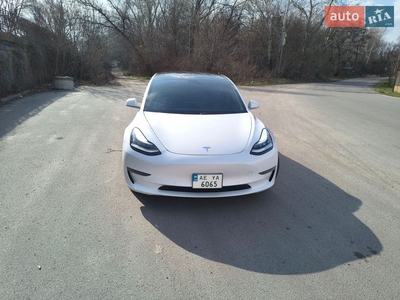 Седан Tesla Model 3 2020 в Дніпрі