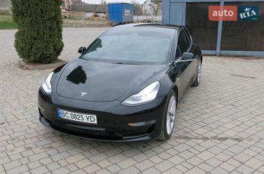 Седан Tesla Model 3 2020 в Львові