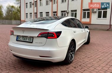 Седан Tesla Model 3 2019 в Львове