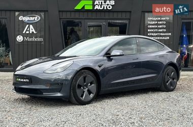 Седан Tesla Model 3 2023 в Львове