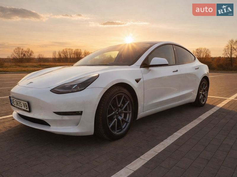 Tesla Model 3 2021
