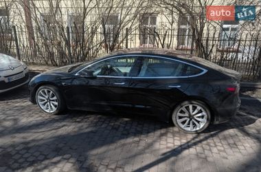 Седан Tesla Model 3 2019 в Львове
