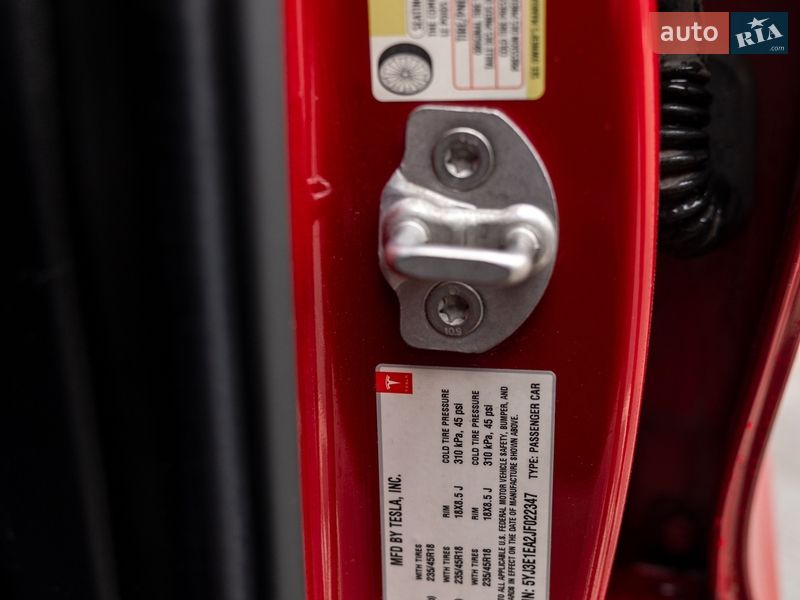 Седан Tesla Model 3 2018 в Житомирі