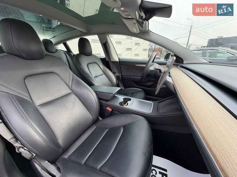Седан Tesla Model 3 2023 в Луцке фото 18 Седан Tesla Model 3 2023 в Луцке