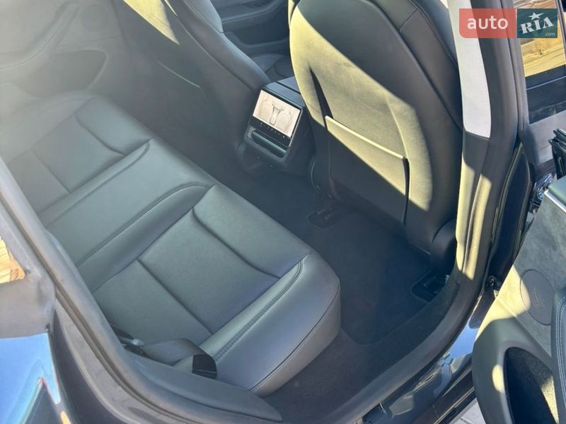 Седан Tesla Model 3 2025 в Днепре