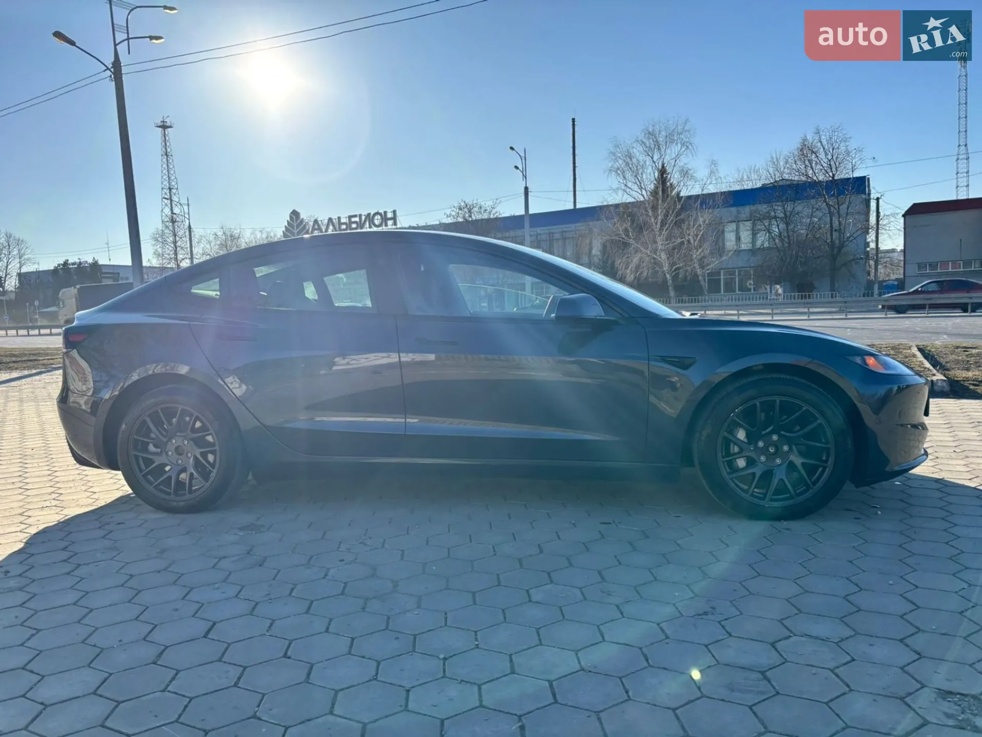 2025 Tesla Model 3 - мініатюра 3