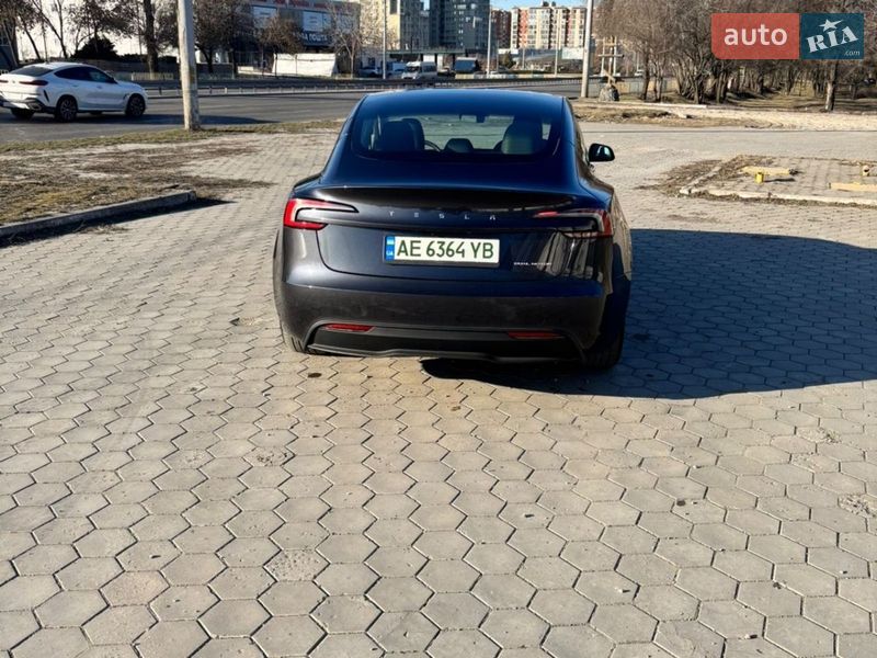 Седан Tesla Model 3 2025 в Днепре