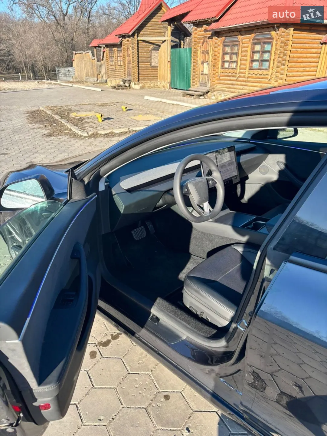 2025 Tesla Model 3 - мініатюра 8