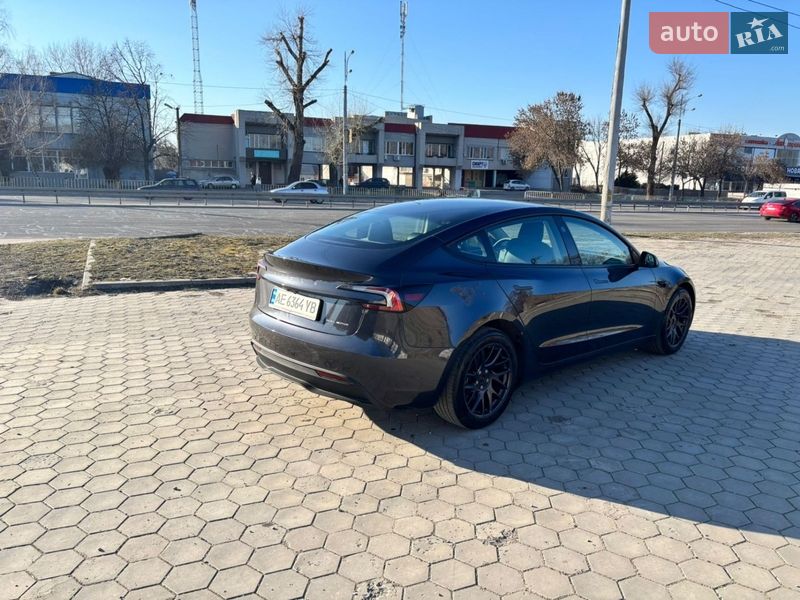 Седан Tesla Model 3 2025 в Днепре