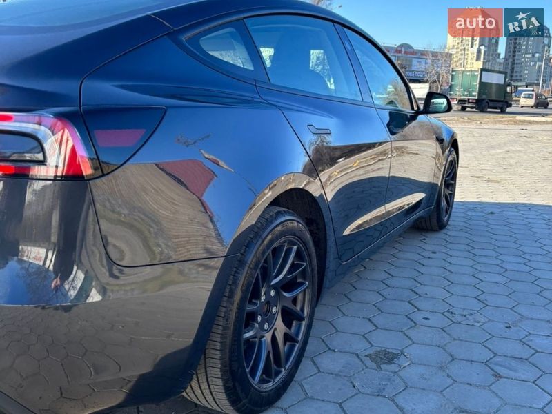 Седан Tesla Model 3 2025 в Днепре