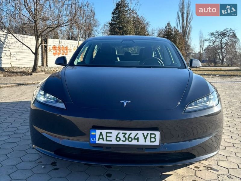 Седан Tesla Model 3 2025 в Днепре