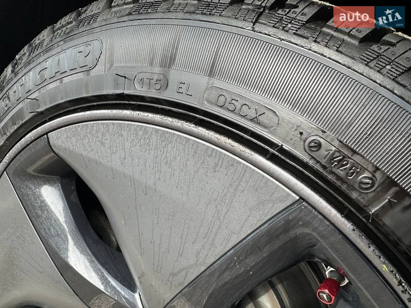 Седан Tesla Model 3 2019 в Києві