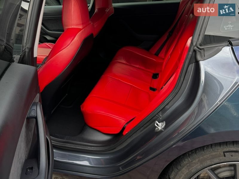Седан Tesla Model 3 2021 в Києві