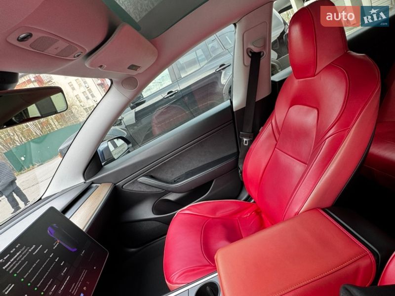 Седан Tesla Model 3 2021 в Києві