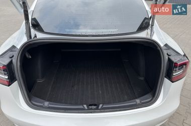 Седан Tesla Model 3 2022 в Киеве