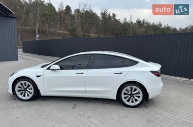 Седан Tesla Model 3 2022 в Киеве
