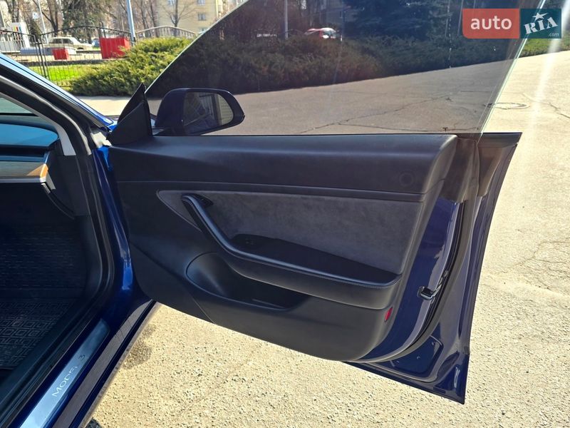 Седан Tesla Model 3 2019 в Полтаве