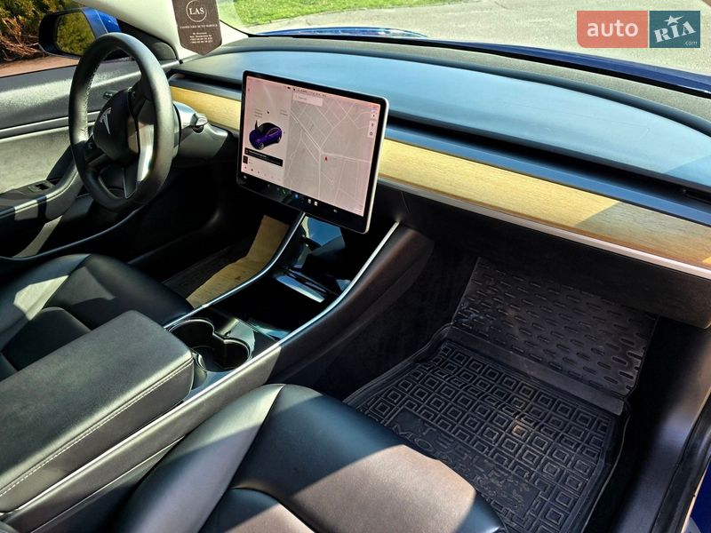 Седан Tesla Model 3 2019 в Полтаве