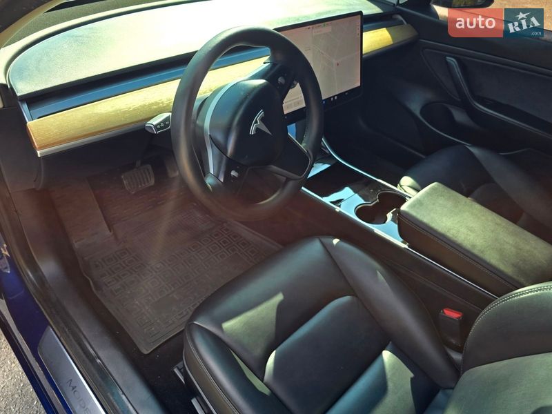 Седан Tesla Model 3 2019 в Полтаве