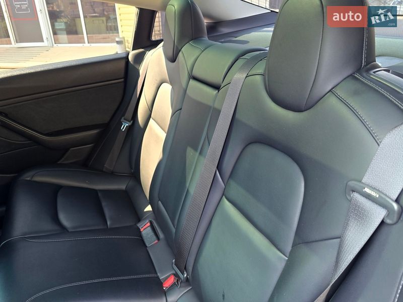 Седан Tesla Model 3 2019 в Полтаве