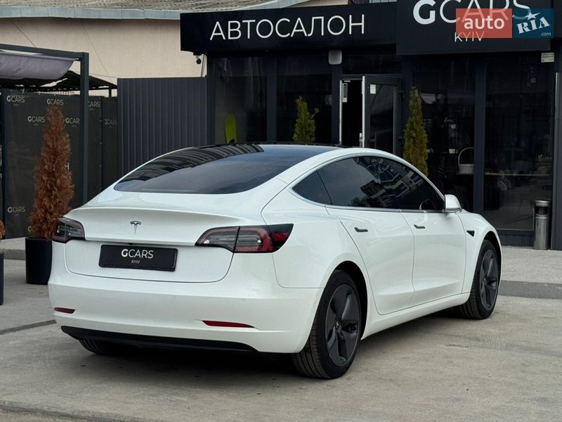 Седан Tesla Model 3 2019 в Киеве