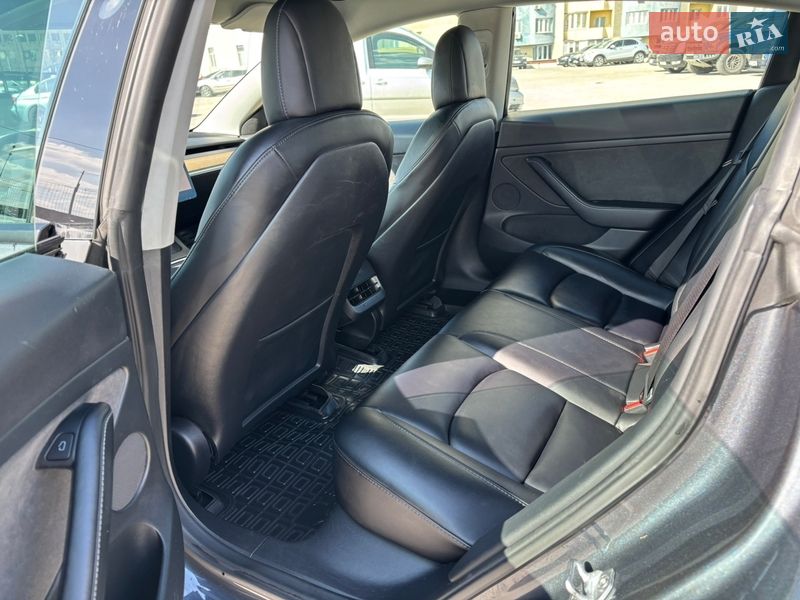 Седан Tesla Model 3 2022 в Киеве