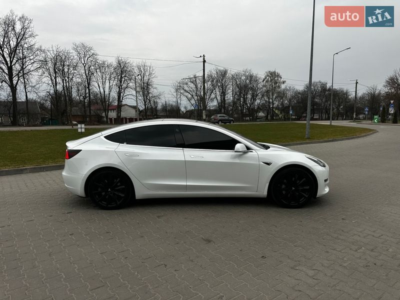 Седан Tesla Model 3 2019 в Житомирі