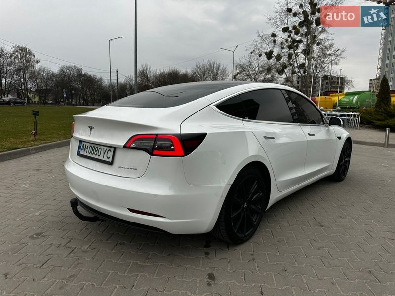 Седан Tesla Model 3 2019 в Житомирі