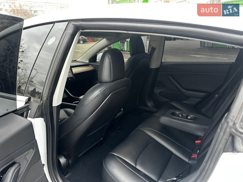 Седан Tesla Model 3 2019 в Житомирі