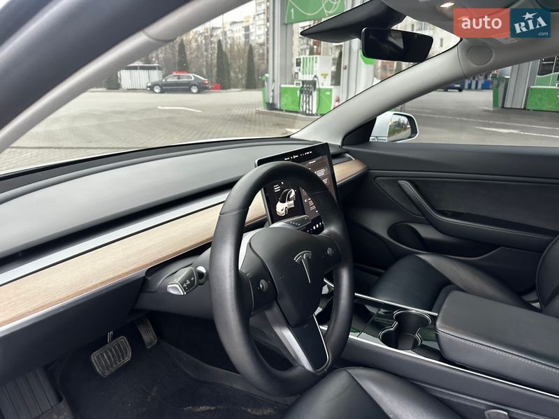 Седан Tesla Model 3 2019 в Житомирі