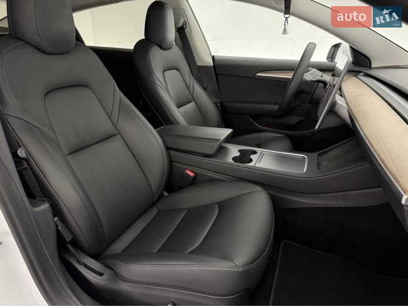 Седан Tesla Model 3 2023 в Києві