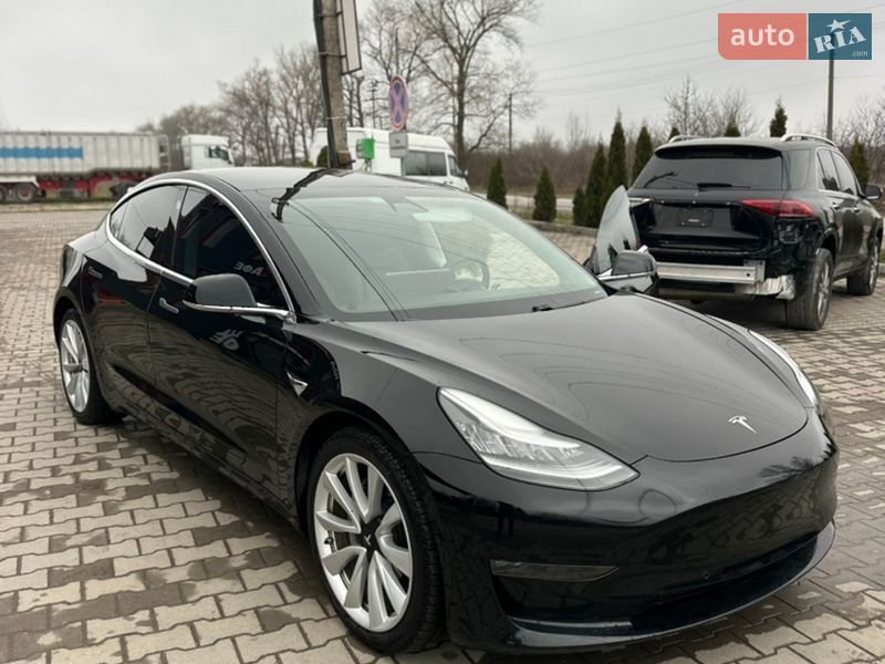 Седан Tesla Model 3 2020 в Бучаче фото Седан Tesla Model 3 2020 в Бучаче
