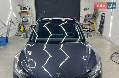 Седан Tesla Model 3 2024 в Львове