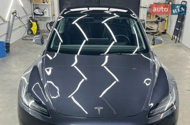 Седан Tesla Model 3 2024 в Львові