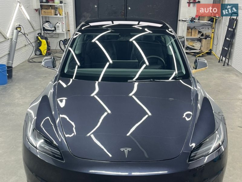 Седан Tesla Model 3 2024 в Львові