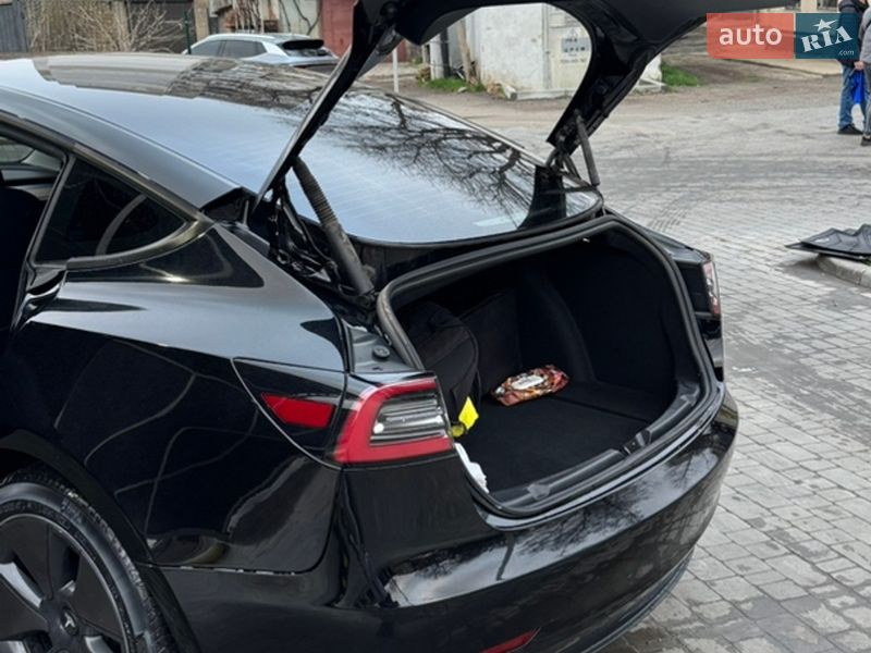 Седан Tesla Model 3 2022 в Одесі