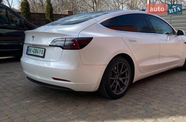 Седан Tesla Model 3 2019 в Ровно