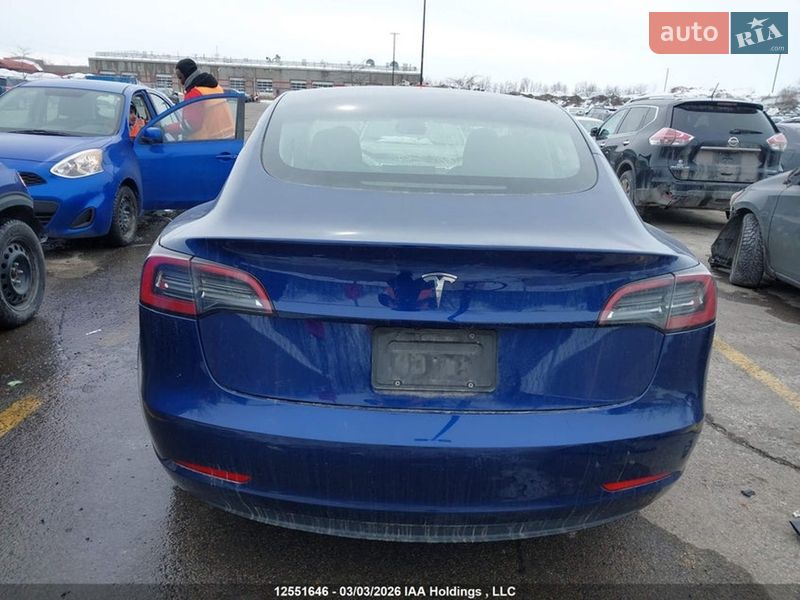 Седан Tesla Model 3 2023 в Киеве